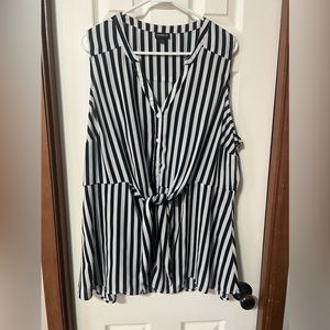 Sleeveless Torrid Striped Button-up